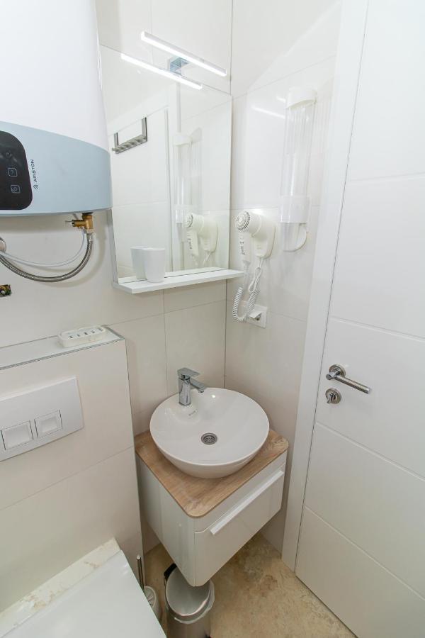 Luxury Apartments Iris Мостар Экстерьер фото