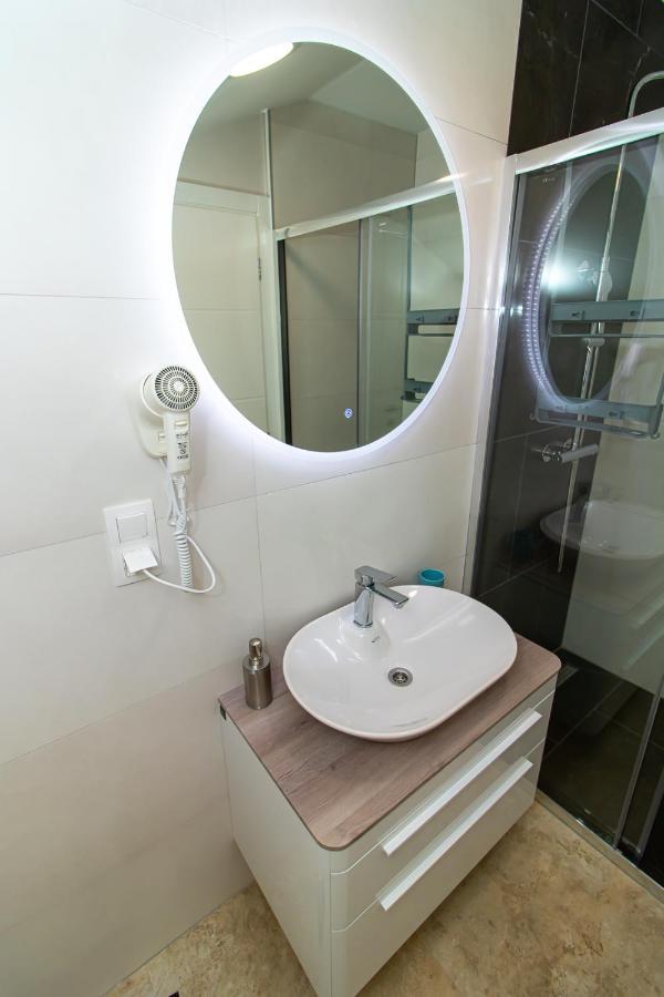 Luxury Apartments Iris Мостар Экстерьер фото